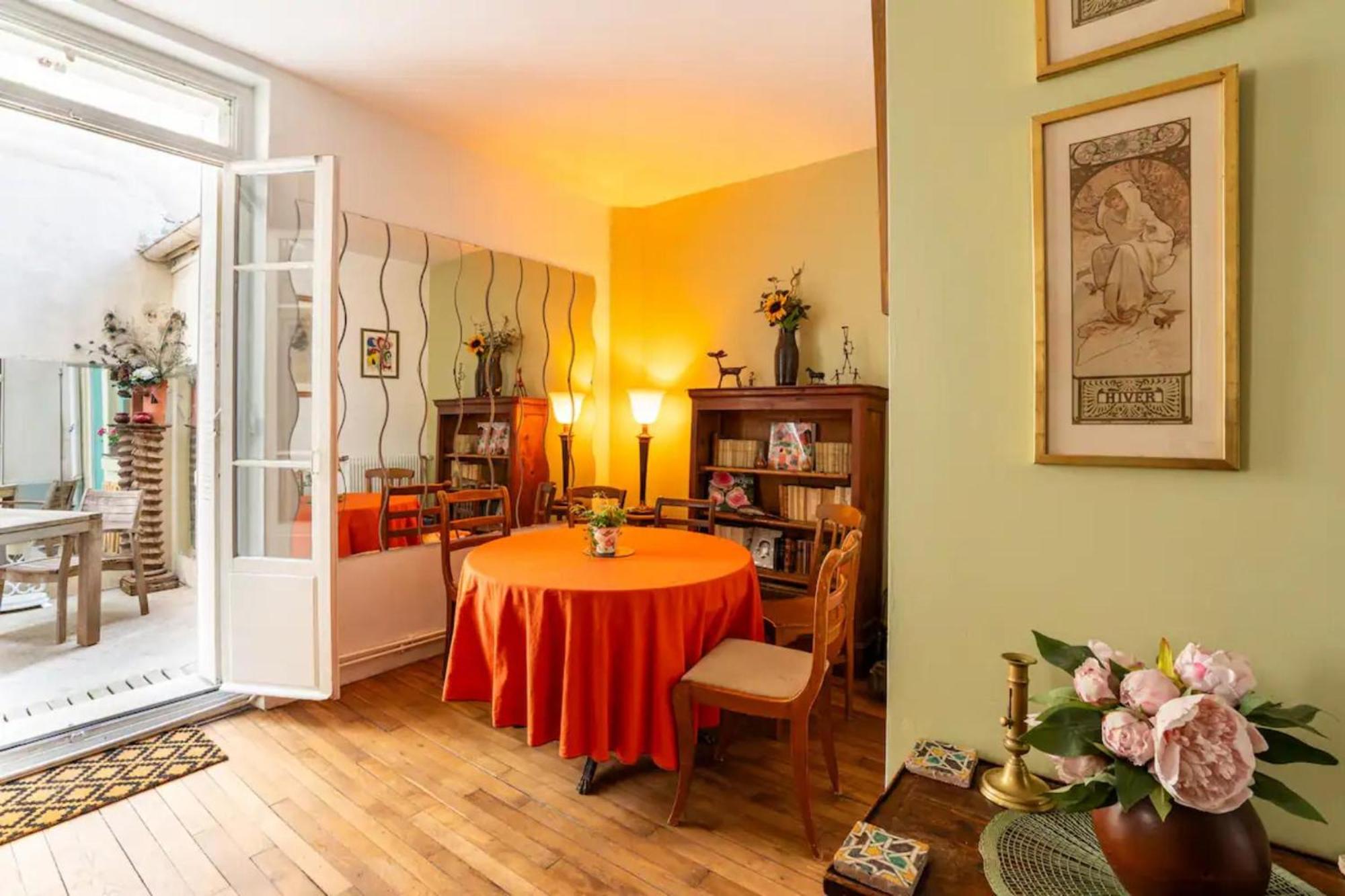 Apartment Vintage 2bd With Patio In Montmartre Paris